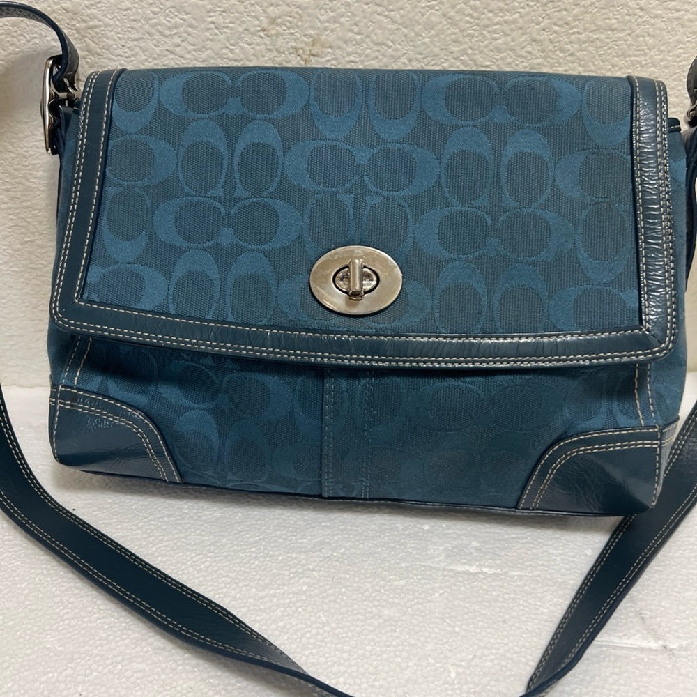 Coach F13972 MEDIUM Vintage Y2K Soho Blue Signature C Shoulder Bag